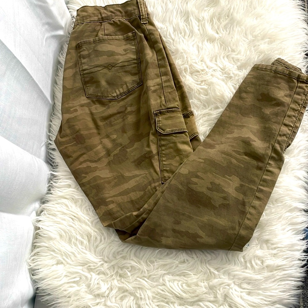 Lucky Brand Womens Charlie Skinny Cargo Jeans Army Camo Zip Pocket!